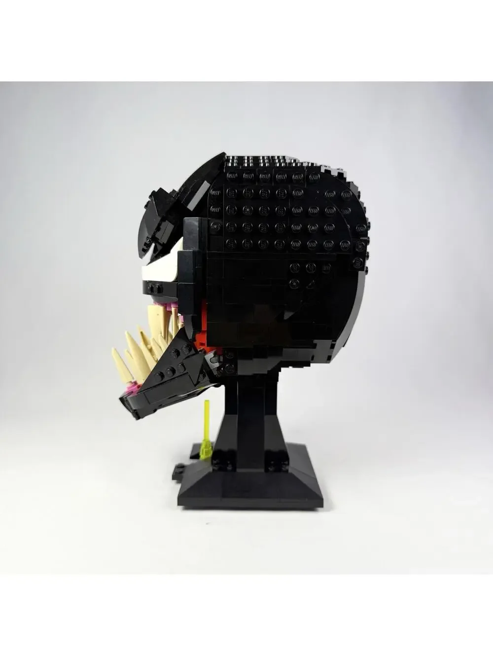 LEGO Super Heroes: Venom (76187) Incomplete
